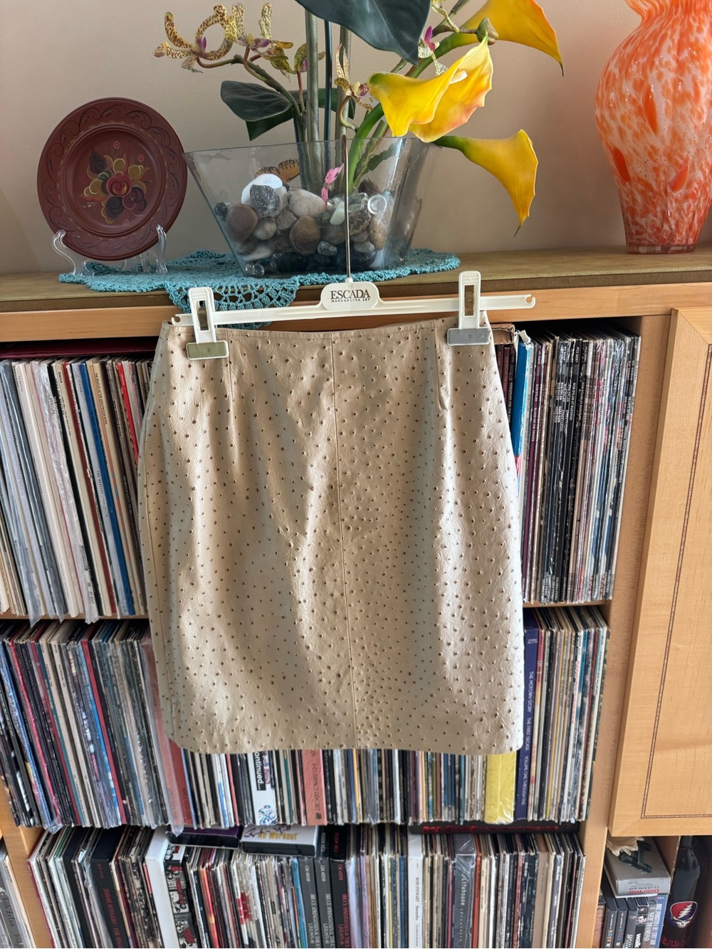 PRICE DROP:Dana Buchman, lined, Ostrich-print on SAND LAMBSKIN LEATHER skirt, 8P